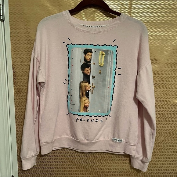 FRIENDS Tops - VINTAGE~FRIENDS”PINK TEE~LG